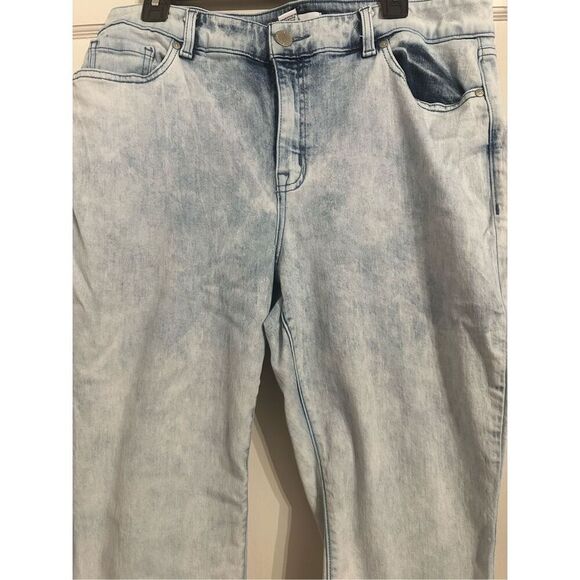 Lane Bryant Flex Waistband Curvy Fit High Rise Pedal Light Wash Jeans Womens 16 - Picture 3 of 7